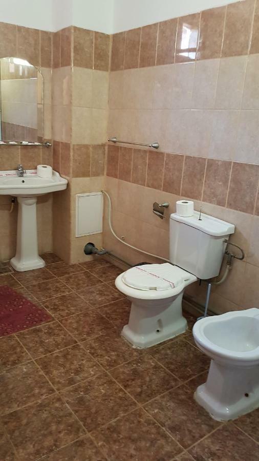 Riviera Valceana Bed and Breakfast Râmnicu Vâlcea Exteriör bild