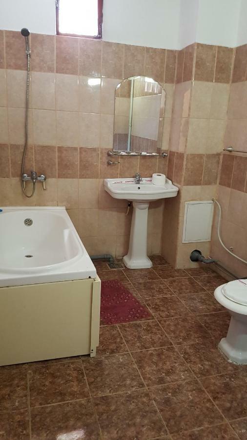 Riviera Valceana Bed and Breakfast Râmnicu Vâlcea Exteriör bild