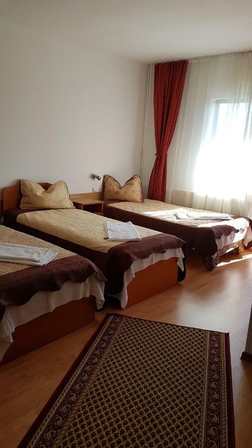 Riviera Valceana Bed and Breakfast Râmnicu Vâlcea Exteriör bild