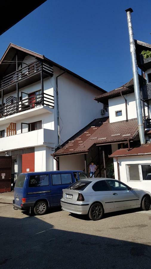 Riviera Valceana Bed and Breakfast Râmnicu Vâlcea Exteriör bild
