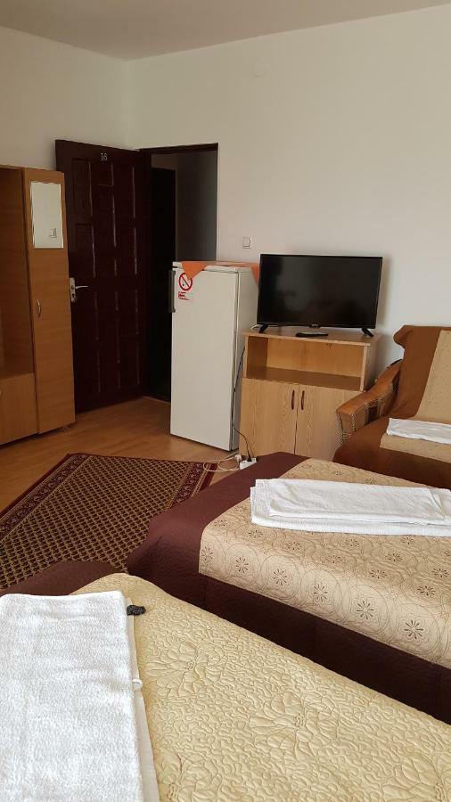 Riviera Valceana Bed and Breakfast Râmnicu Vâlcea Exteriör bild